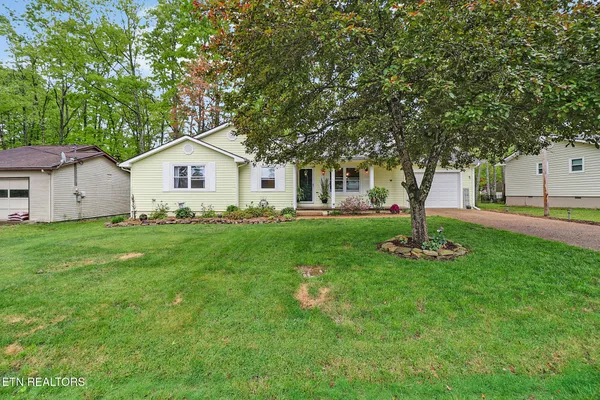 Property Slideshow image 3 of 37 | 158 dovenshire dr, Crossville, TN, 38558