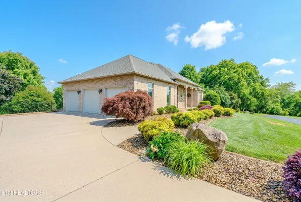 Property Slideshow image 3 of 57 | 402 catoosa ln, Loudon, TN, 37774