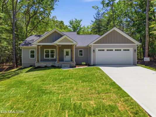 Property Slideshow image 2 of 42 | 177 hawes cir, Crossville, TN, 38558