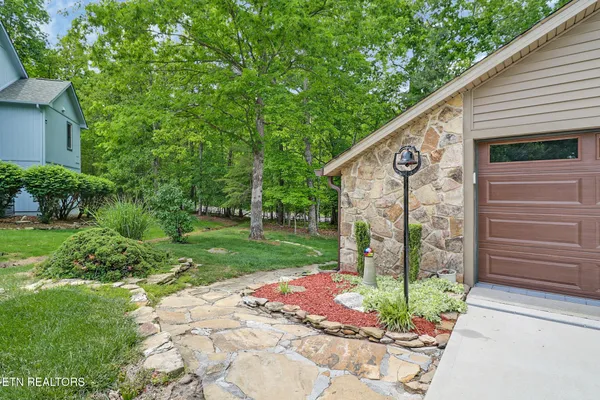Property Slideshow image 3 of 37 | 46 heather glen cir, Crossville, TN, 38558