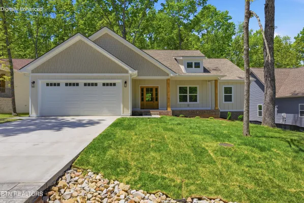Property Slideshow image 2 of 41 | 162 hawes cir, Crossville, TN, 38558