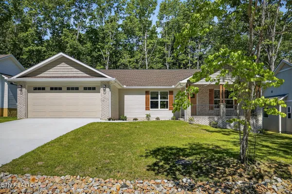 Property Slideshow image 2 of 35 | 164 hawes cir, Fairfield Glade, TN, 38558