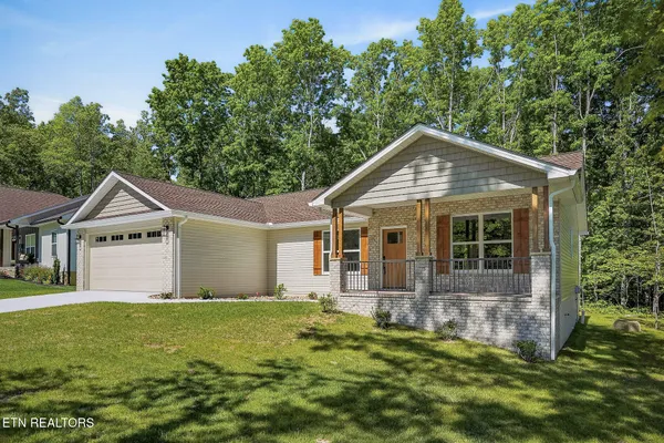 Property Slideshow image 3 of 35 | 164 hawes cir, Fairfield Glade, TN, 38558