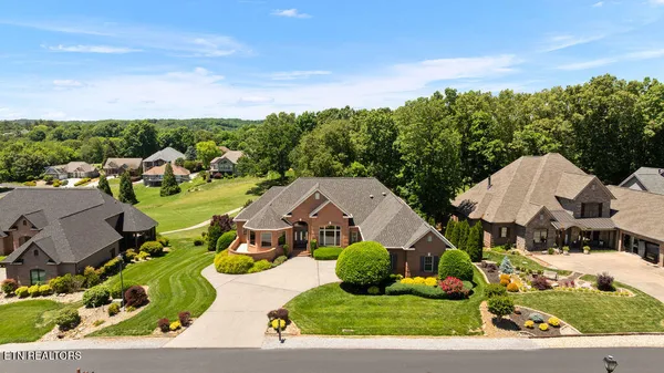 Property Slideshow image 2 of 63 | 307 washita ln, Loudon, TN, 37774
