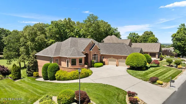 Property Slideshow image 3 of 63 | 307 washita ln, Loudon, TN, 37774