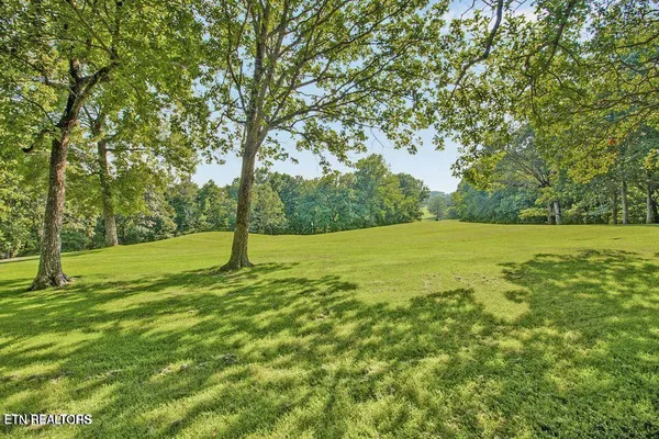 Property Slideshow image 2 of 26 | 512 druid lndg, Crossville, TN, 38558