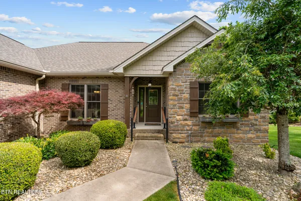 Property Slideshow image 2 of 54 | 25 hemlock ct, Crossville, TN, 38558