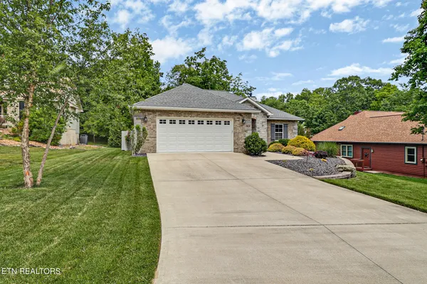 Property Slideshow image 2 of 33 | 10 brooks ln, Crossville, TN, 38558