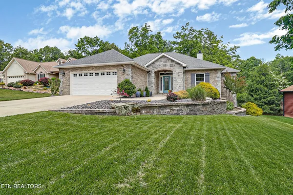 Property Slideshow image 3 of 33 | 10 brooks ln, Crossville, TN, 38558