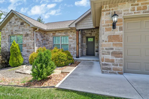 Property Slideshow image 2 of 30 | 142 forest view dr, Crossville, TN, 38558