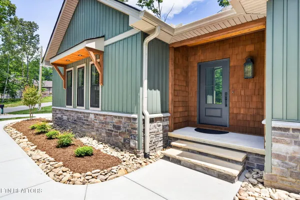 Property Slideshow image 3 of 37 | 30 andover ln, Crossville, TN, 38558