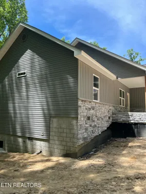 Property Slideshow image 2 of 21 | 203 dublin ln, Crossville, TN, 38558