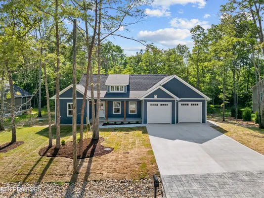 Property Slideshow image 2 of 49 | 142 hawes cir, Crossville, TN, 38558