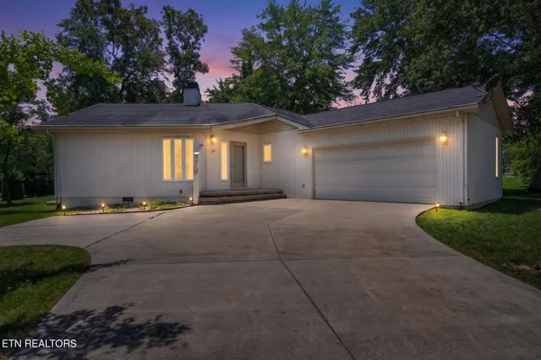 Property Slideshow image 2 of 28 | 19 thames ct, Crossville, TN, 38558
