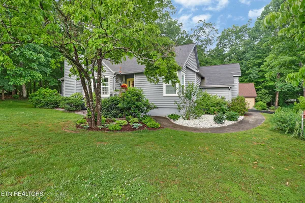 Property Slideshow image 2 of 27 | 41 hickory cove ln, Crossville, TN, 38558