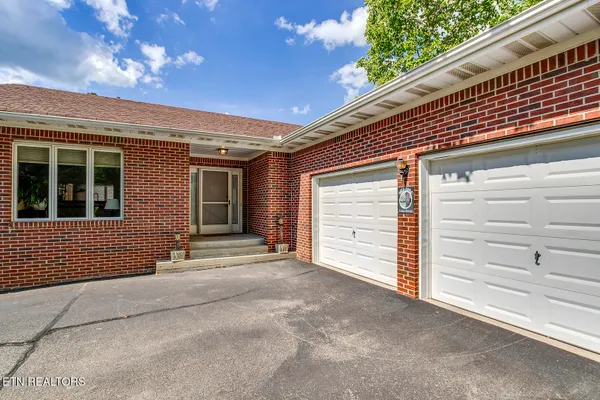 Property Slideshow image 3 of 38 | 179 dudala way, Loudon, TN, 37774