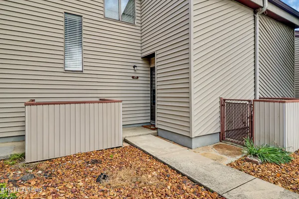 Property Slideshow image 2 of 29 | 36 lakeshore ter 15, Crossville, TN, 38558