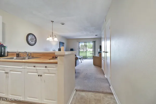 Property Slideshow image 3 of 29 | 36 lakeshore ter 15, Crossville, TN, 38558