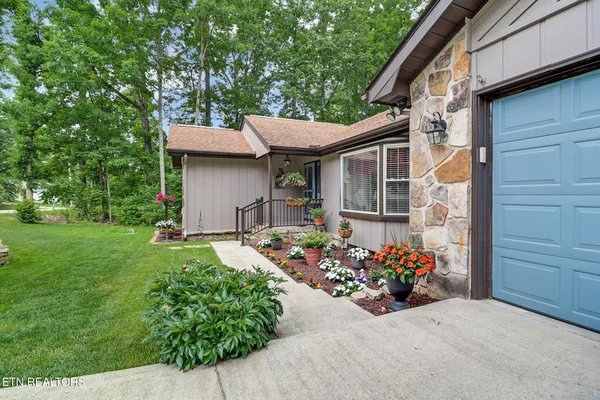 Property Slideshow image 2 of 35 | 134 lakeside dr, Crossville, TN, 38558