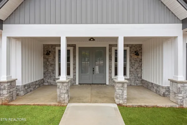 Property Slideshow image 3 of 62 | 213 gado ln, Loudon, TN, 37774
