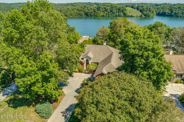 Property Slideshow image 2 of 62 | 410 catoosa ln, Loudon, TN, 37774
