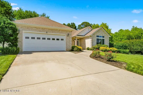 Property Slideshow image 2 of 59 | 211 chogi ln, Loudon, TN, 37774