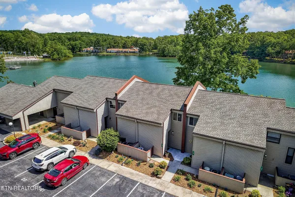Property Slideshow image 3 of 53 | 65 lakeshore ter 22, Crossville, TN, 38558
