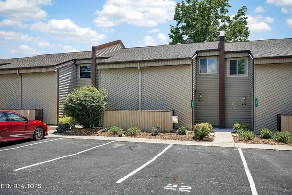 Property Slideshow image 2 of 53 | 65 lakeshore ter 22, Crossville, TN, 38558