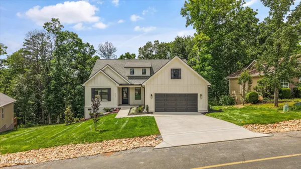 Property Slideshow image 2 of 38 | 177 elokwa way, Loudon, TN, 37774