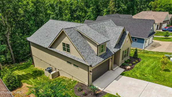 Property Slideshow image 3 of 44 | 173 elokwa way, Loudon, TN, 37774