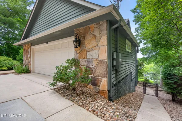 Property Slideshow image 3 of 56 | 150 lynhurst dr, Crossville, TN, 38558