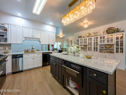 Property Slideshow image 3 of 37 | 178 chahyga way, Loudon, TN, 37774