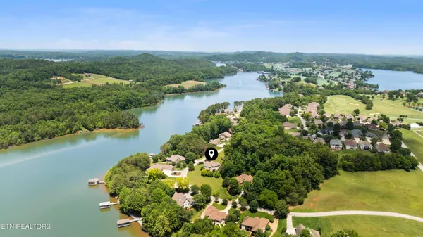 Property Slideshow image 3 of 53 | 612 sandpiper dr, Vonore, TN, 37885