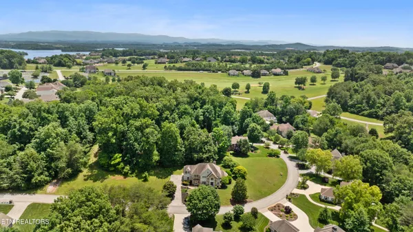 Property Slideshow image 2 of 53 | 612 sandpiper dr, Vonore, TN, 37885