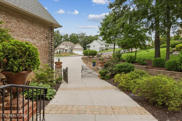 Property Slideshow image 3 of 63 | 212 okema trce, Loudon, TN, 37774