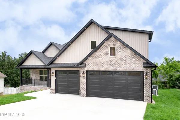 Property Slideshow image 2 of 52 | 269 ootsima way, Loudon, TN, 37774