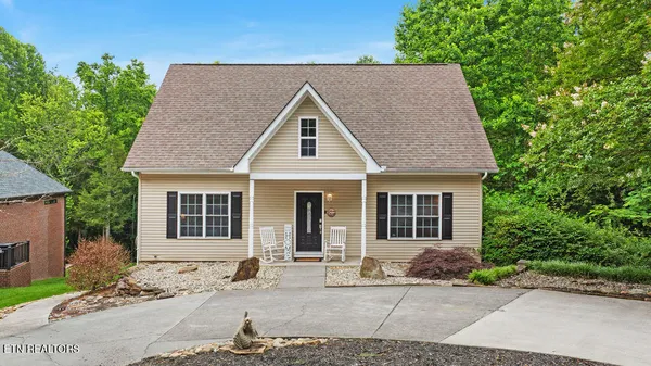 Property Slideshow image 3 of 52 | 210 wahuhu ln, Loudon, TN, 37774