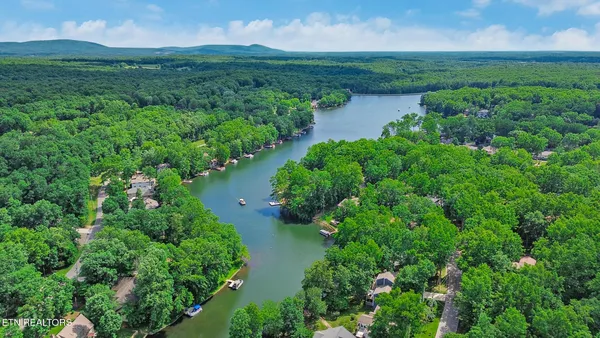 Property Slideshow image 3 of 41 | 159 ivy brook ln, Crossville, TN, 38558