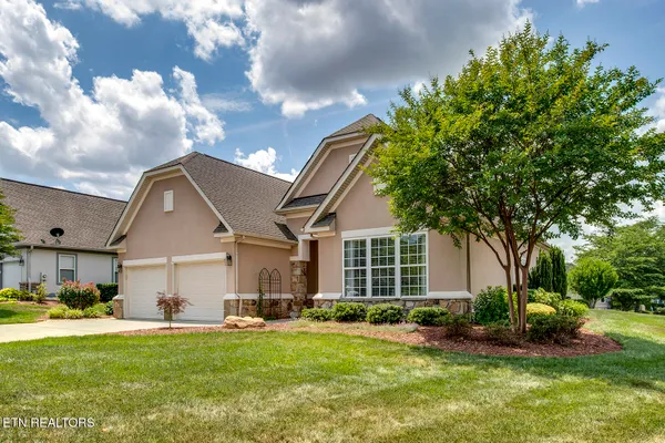 Property Slideshow image 3 of 49 | 227 kingbird dr, Vonore, TN, 37885
