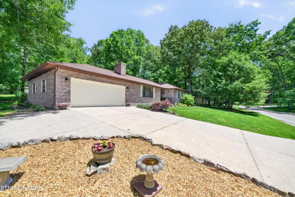 Property Slideshow image 3 of 39 | 106 overlook cv, Crossville, TN, 38558
