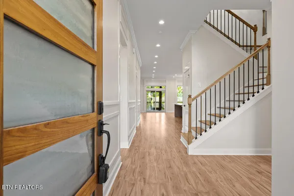 Property Slideshow image 3 of 50 | 407 elohi pl, Loudon, TN, 37774