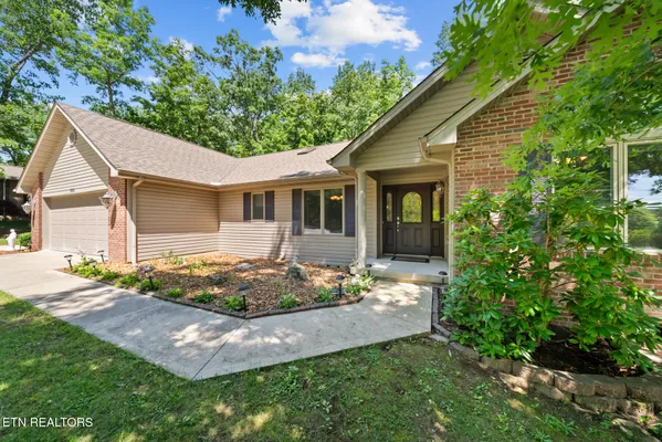 Property Slideshow image 3 of 38 | 123 camelot ln, Crossville, TN, 38558
