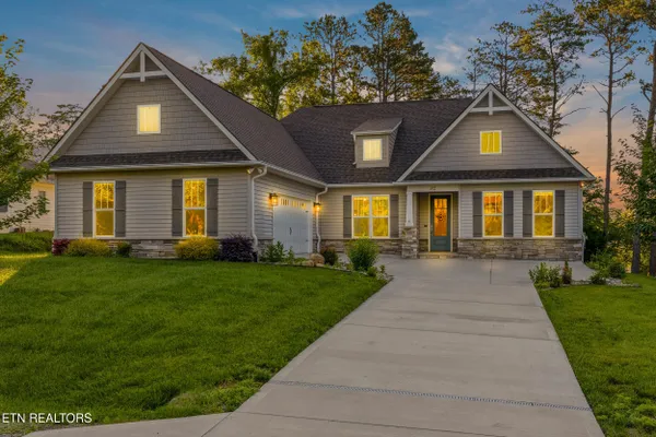 Property Slideshow image 2 of 42 | 192 amohi way, Loudon, TN, 37774