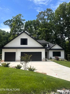Property Slideshow image 2 of 56 | 301 seminole shrs, Loudon, TN, 37774
