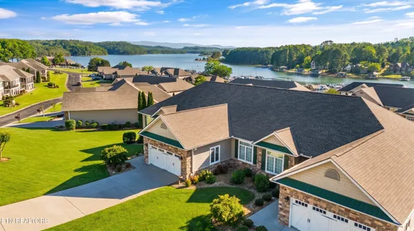 Property Slideshow image 3 of 63 | 302 chota landing trce, Loudon, TN, 37774