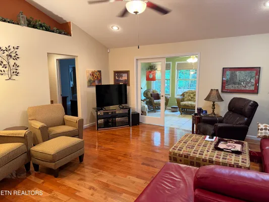 Property Slideshow image 3 of 55 | 174 cromwell ln, Crossville, TN, 38558