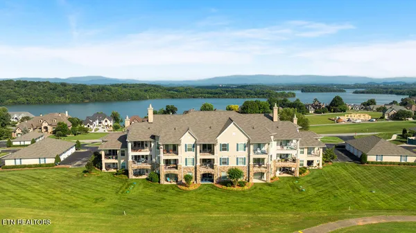Property Slideshow image 2 of 31 | 545 rarity bay pkwy 305, Vonore, TN, 37885