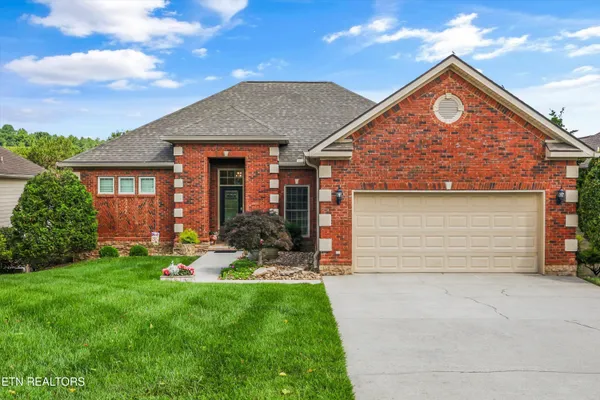 Property Slideshow image 2 of 61 | 209 coyatee shrs, Loudon, TN, 37774
