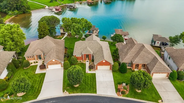 Property Slideshow image 3 of 61 | 209 coyatee shrs, Loudon, TN, 37774