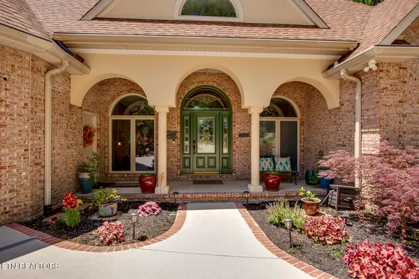 Property Slideshow image 3 of 62 | 207 amega trce, Loudon, TN, 37774